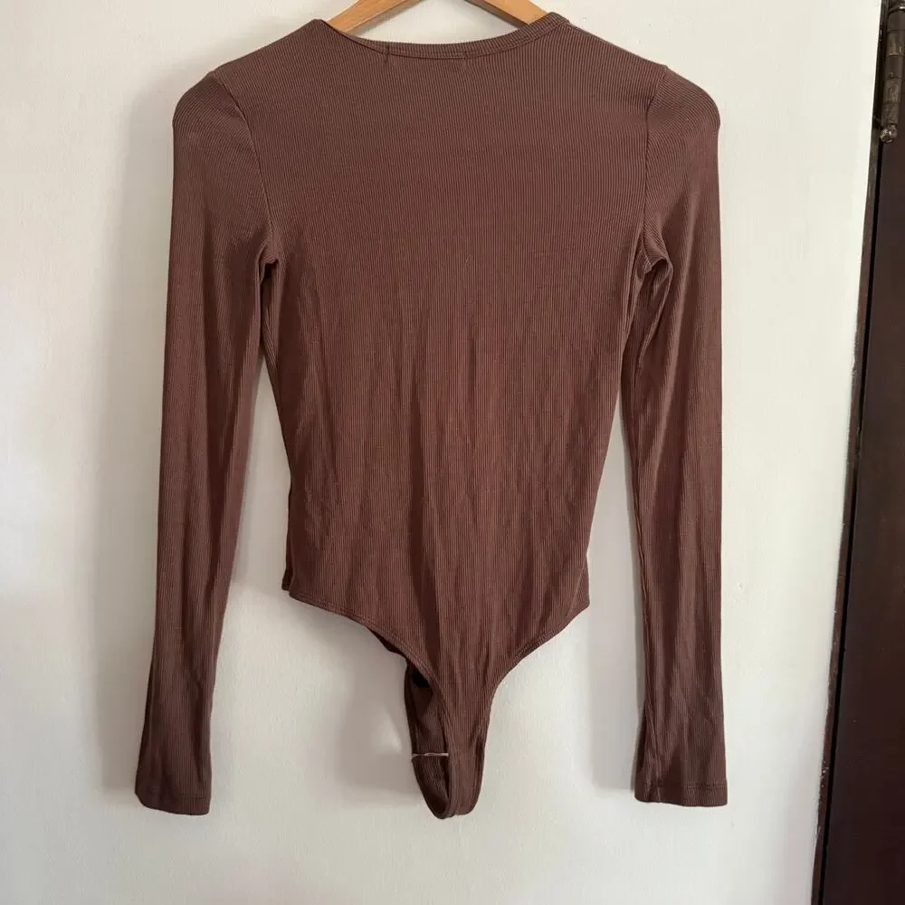Betro Simone | Cash Brown ribbed Button Henley style Bodysuit | Extra Small